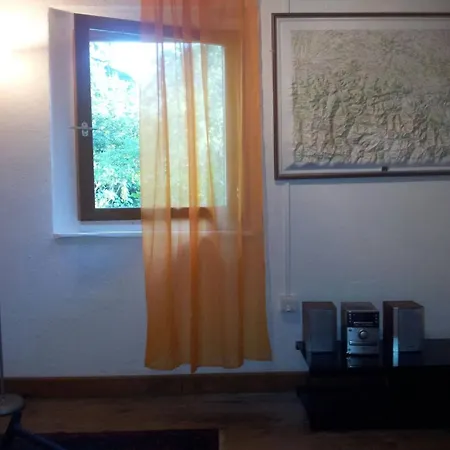 Nyaraló Your Pink House With Blue Shutters *