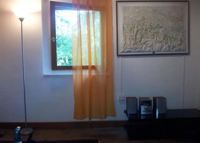 Nyaraló Your Pink House With Blue Shutters *