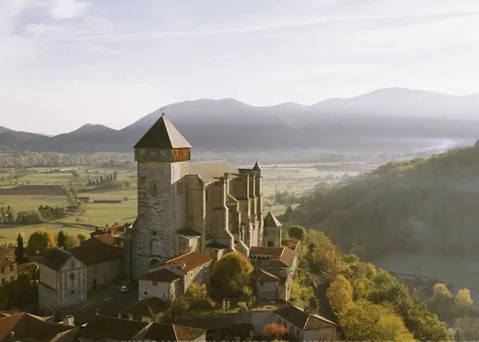 Your Pink House With Blue Shutters Nyaraló