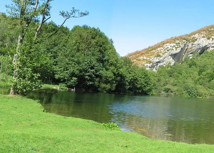 Nyaraló Your Pink House With Blue Shutters Ore